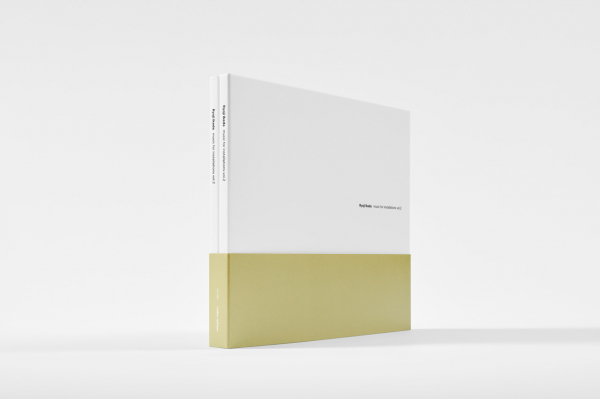 Ryoji Ikeda | music for installations vol.2 w/ Ryoji Ikeda CD+ブックレット デザイン 2022 Design Team: Takeshi Asano, Keigo Shiotani © Ryoji Ikeda Photo: Takeshi Asano