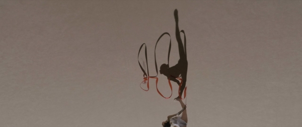 <div style='text-align:left;'>日本オリンピック委員会「Shadows as Athletes」の映像</div>