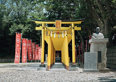 <div style='text-align:left;'>ほしいも神社 (一般社団法人「ほしいも学校」、堀出神社)</div>